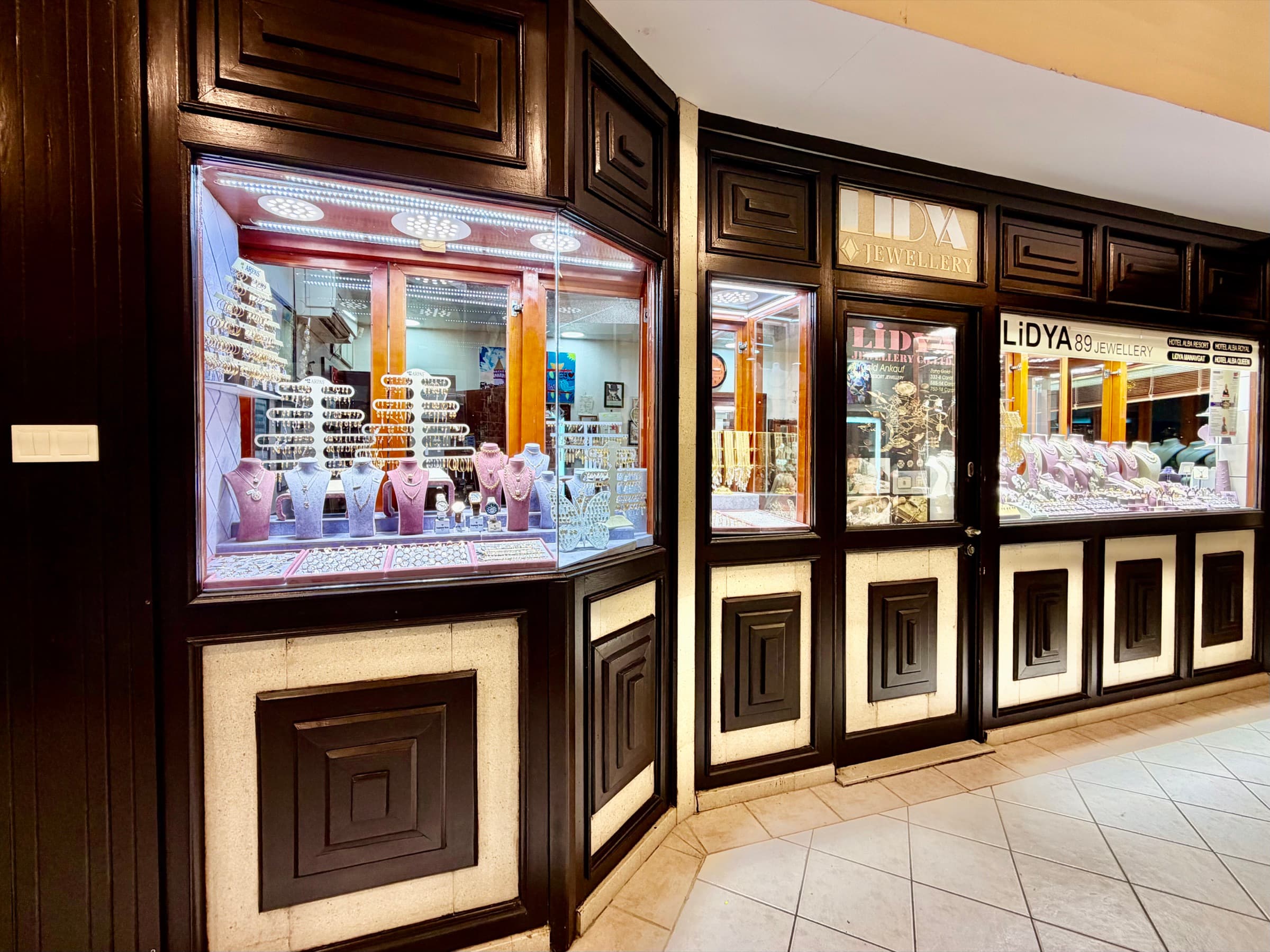 LIDYA Jewellery boutique